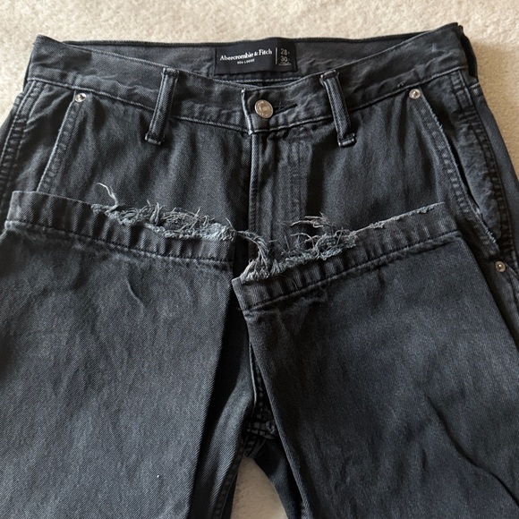 Abercrombie 90’s Loose carpenter jeans in washed out black - Picture 9 of 11